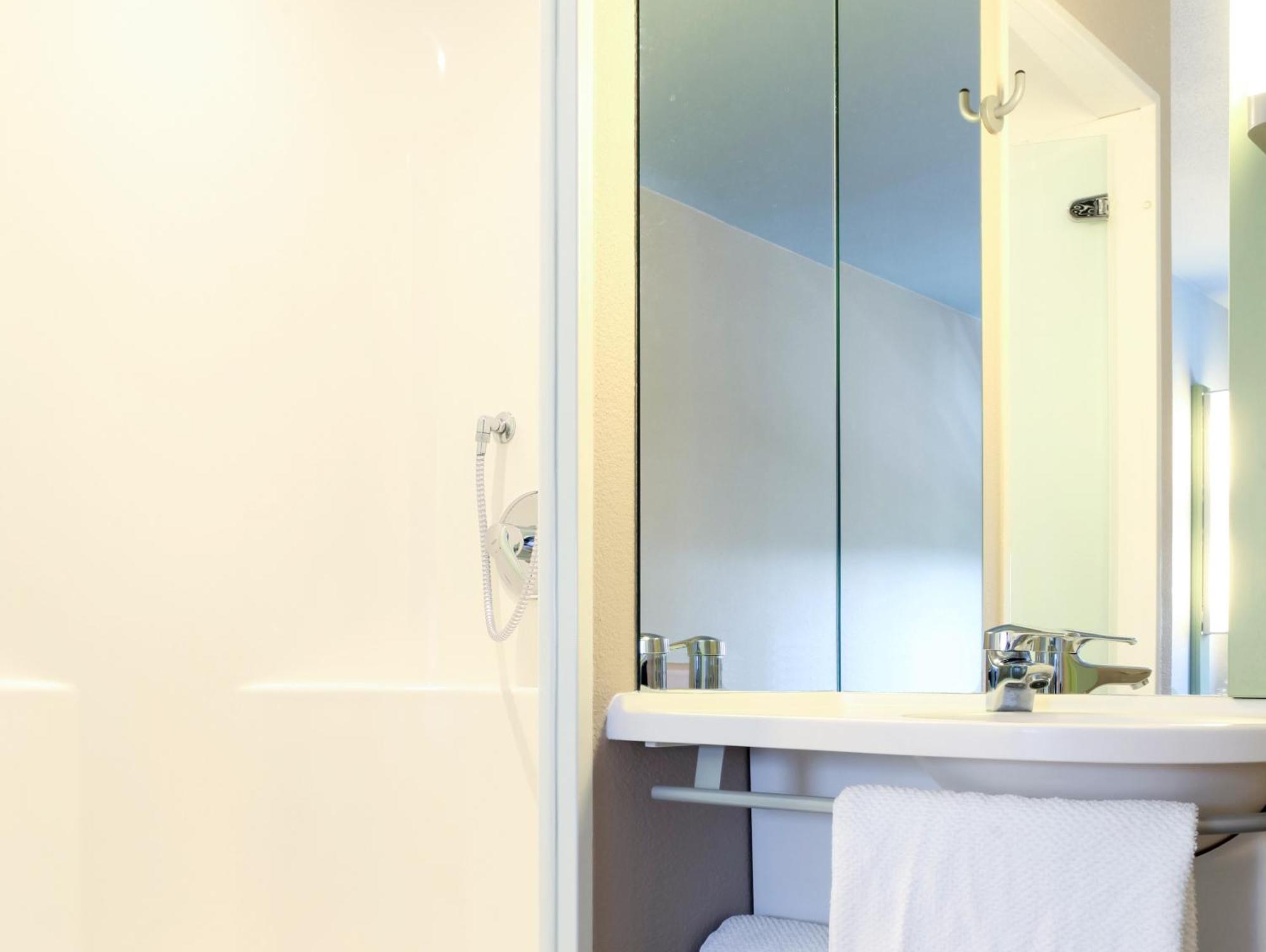 Ibis Budget Koeln Leverkusen City エクステリア 写真